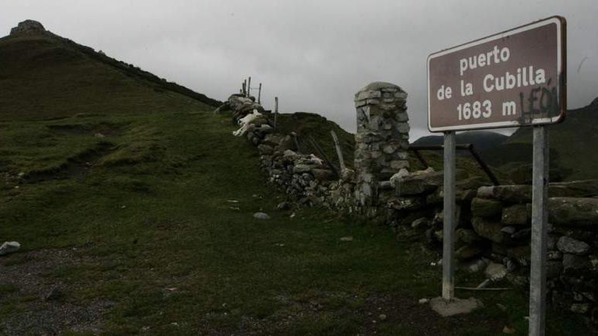 Entrada al puerto de Pinos.  RAMIRO