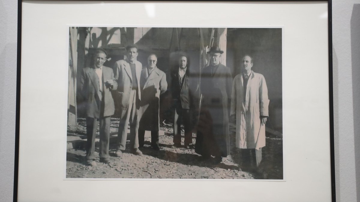 La Biblioteca abre una muestra sobre los años del Ensanche de Ponferrada