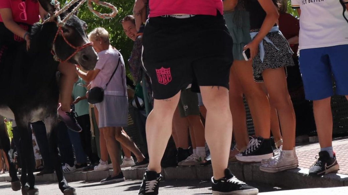 Un momento del evento, uno de los actos que más público congrega y más expectación causa en la fiestas de Boñar.