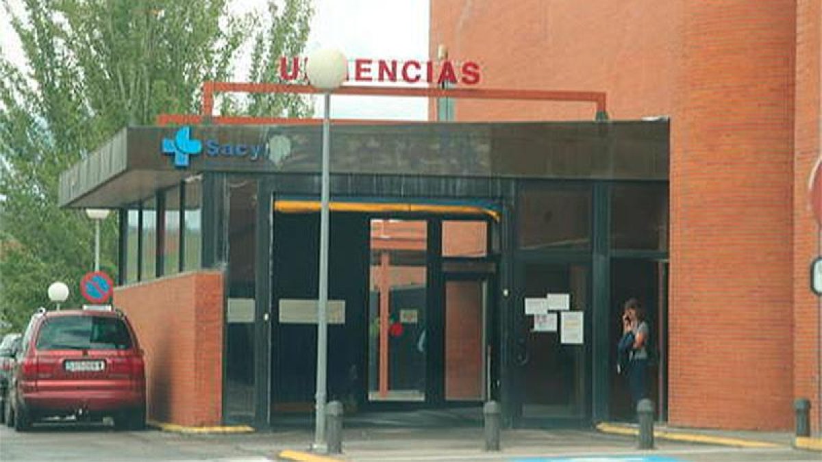 Entrada al área de Urgencias del Hospital del Bierzo.