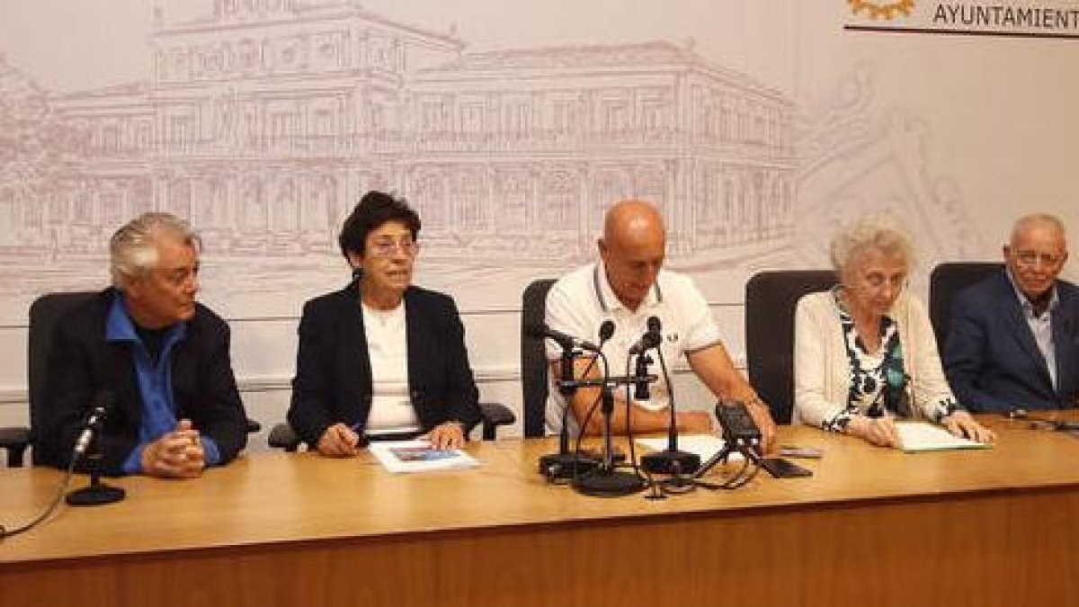 Bruno Aprea, Elena Aguado, José Antonio Diez, Margarita Morais y Joaquín Soriano. ÁNGEL LÓPEZ