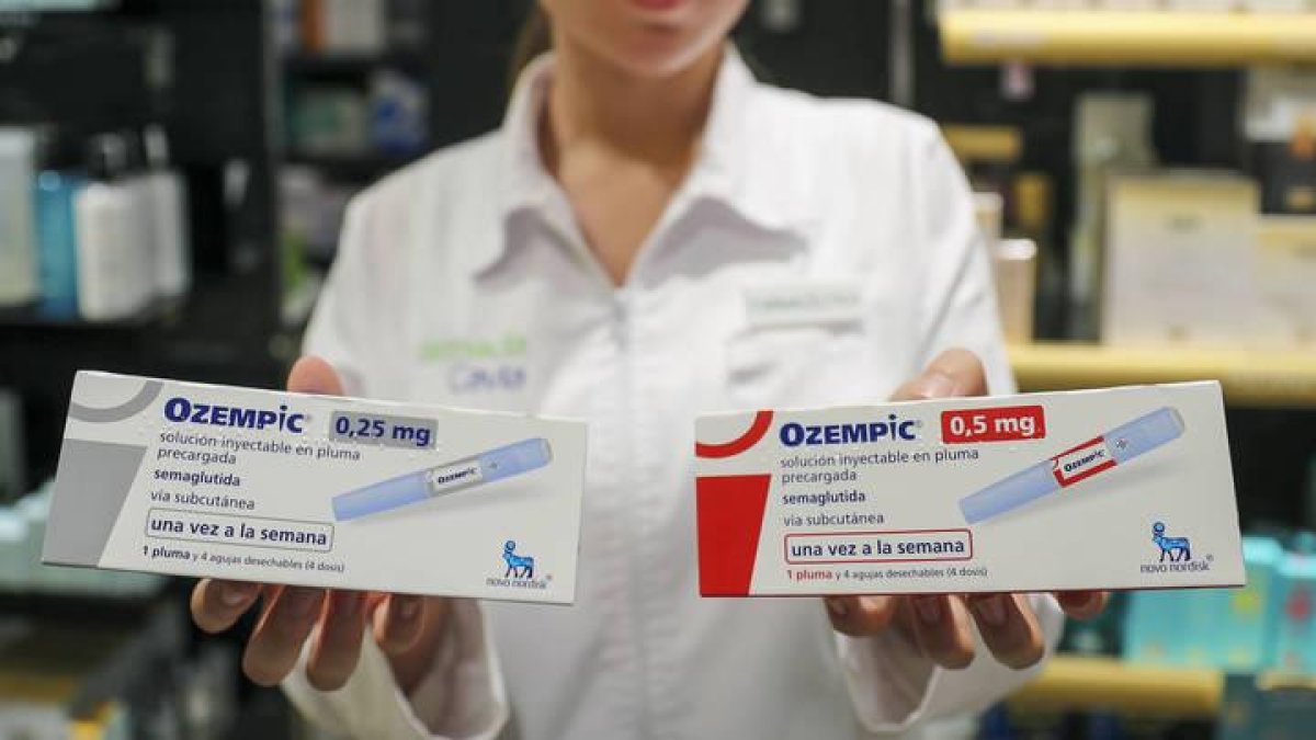 Dos envases del medicamento Ozempic contra la obesidad y la diabetes.
