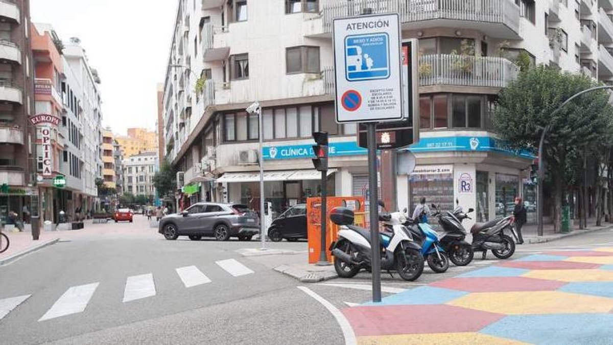 Entrada a la nueva zona de regulación de San Agustín, Alfonso V y Gil y Carrasco.