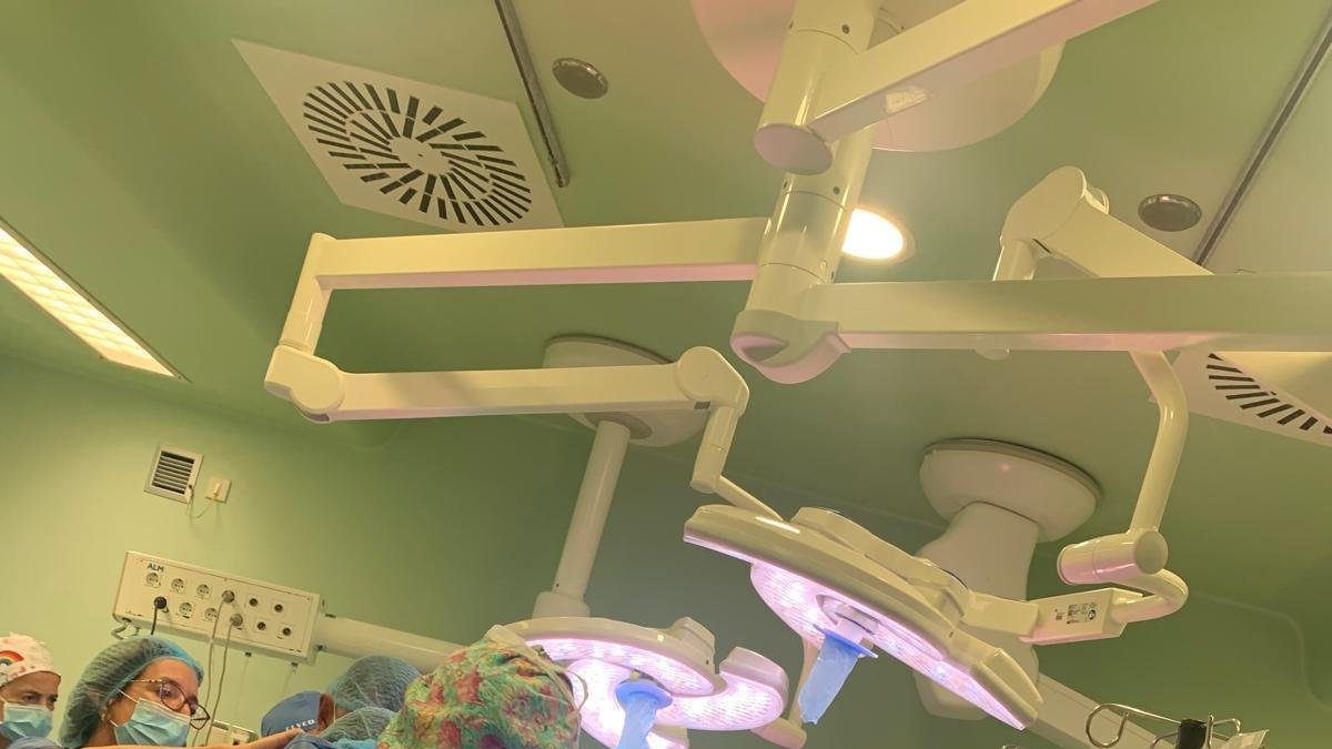 Momento de la extracción de órganos en un quirófano del Caule.