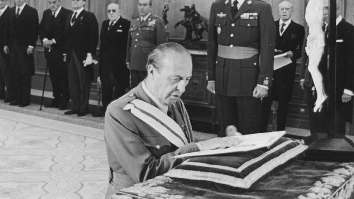 Nombramiento de un consejero del reino en la Transición.