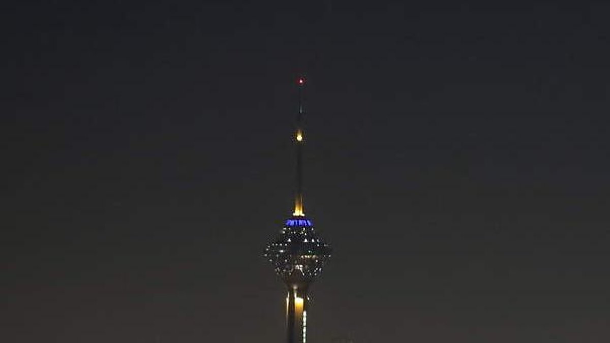 Imagen de Teherán esta madrugada.  ABEDIN TAHERKENAREH