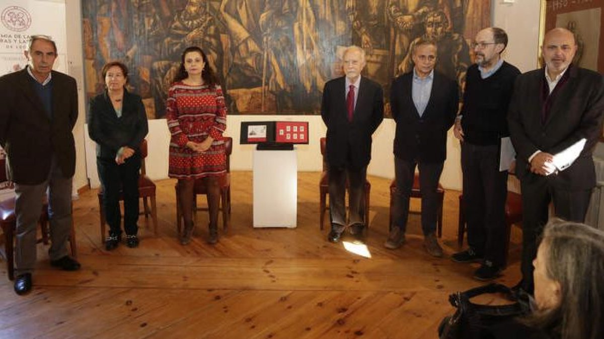 Saúl Natal, Amelia Biaín, Mercedes Escudero, José María Merino, Joaquín Otero y José Luis Chamosa.  FERNANDO OTERO