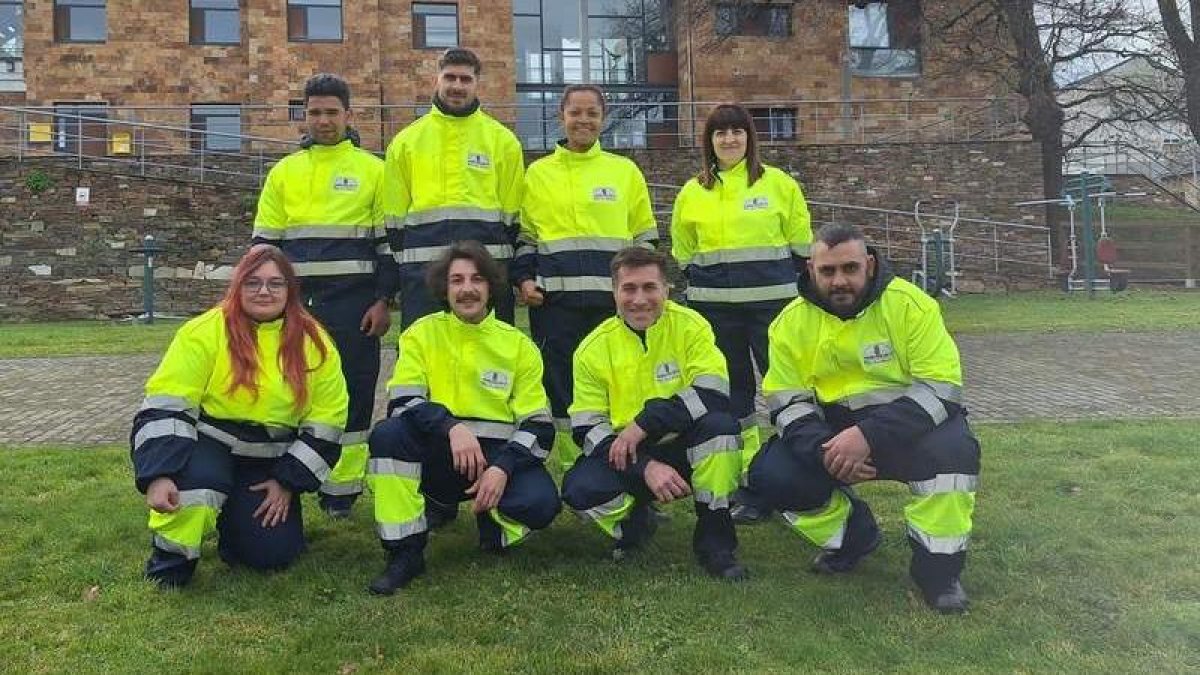 Carracedelo forma a ocho operarios de jardines y montes