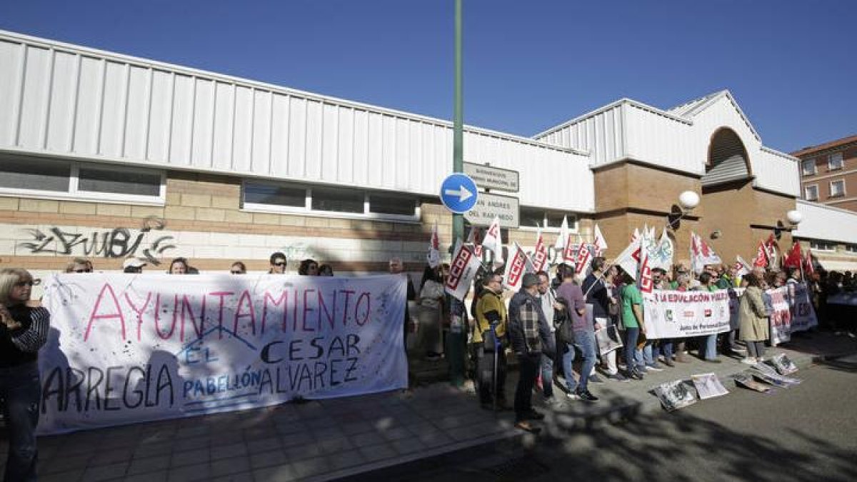 La comunidad educativa vuelve a clamar por unos colegios dignos