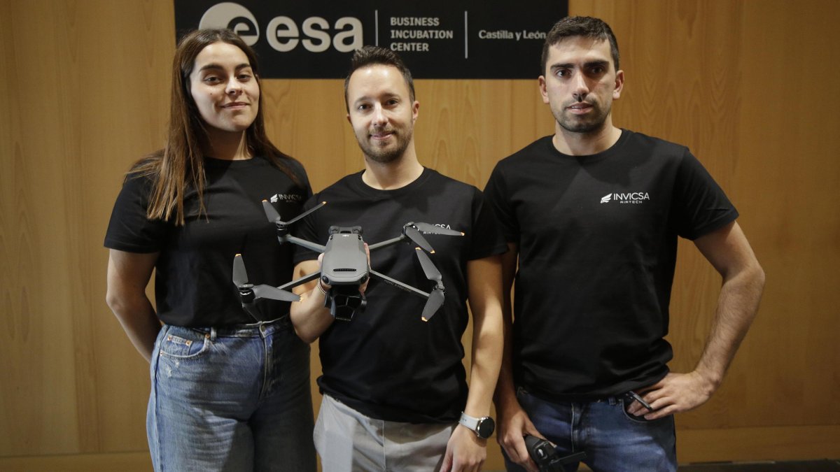 Andrea Soto-Río, responsable de Comunicación de Invicsa, Carlos Almanza, co-fundador de Invicsa y Carlos García, co-fundador de Invicsa.