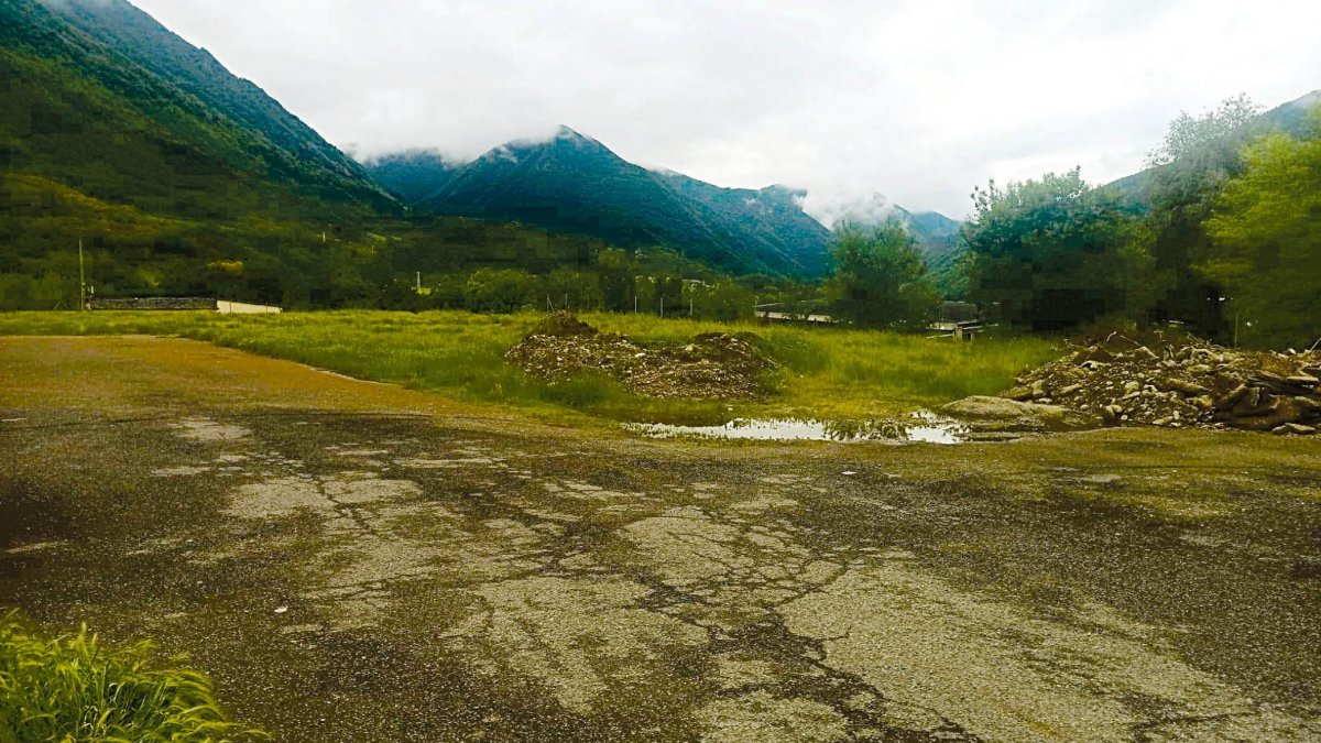 Terrenos de las antiguas escuelas donde se ubicará el Capi de Villablino y que estaban destinados al parador.