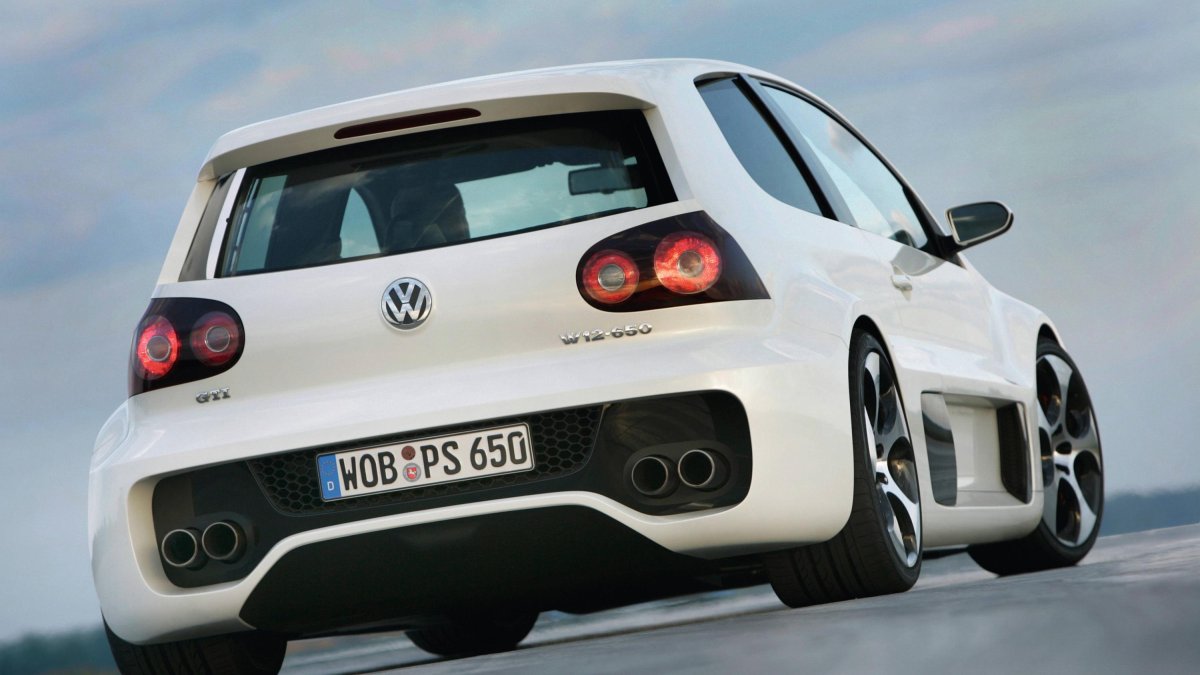 VW Golf W 12.