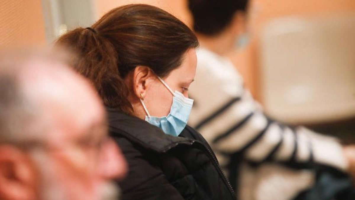 En las consultas de atención primaria los médicos centinela vigilan la evolución del virus de la gripe.