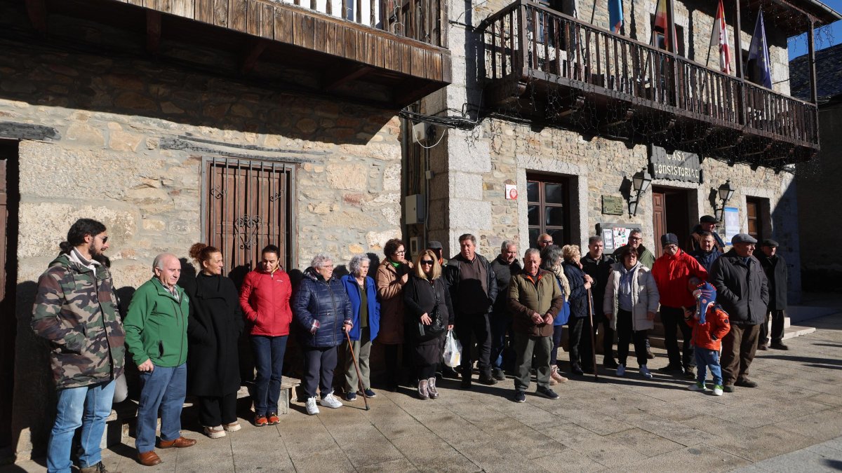 Protesta vecinal por el consultorio en Molinaseca.
