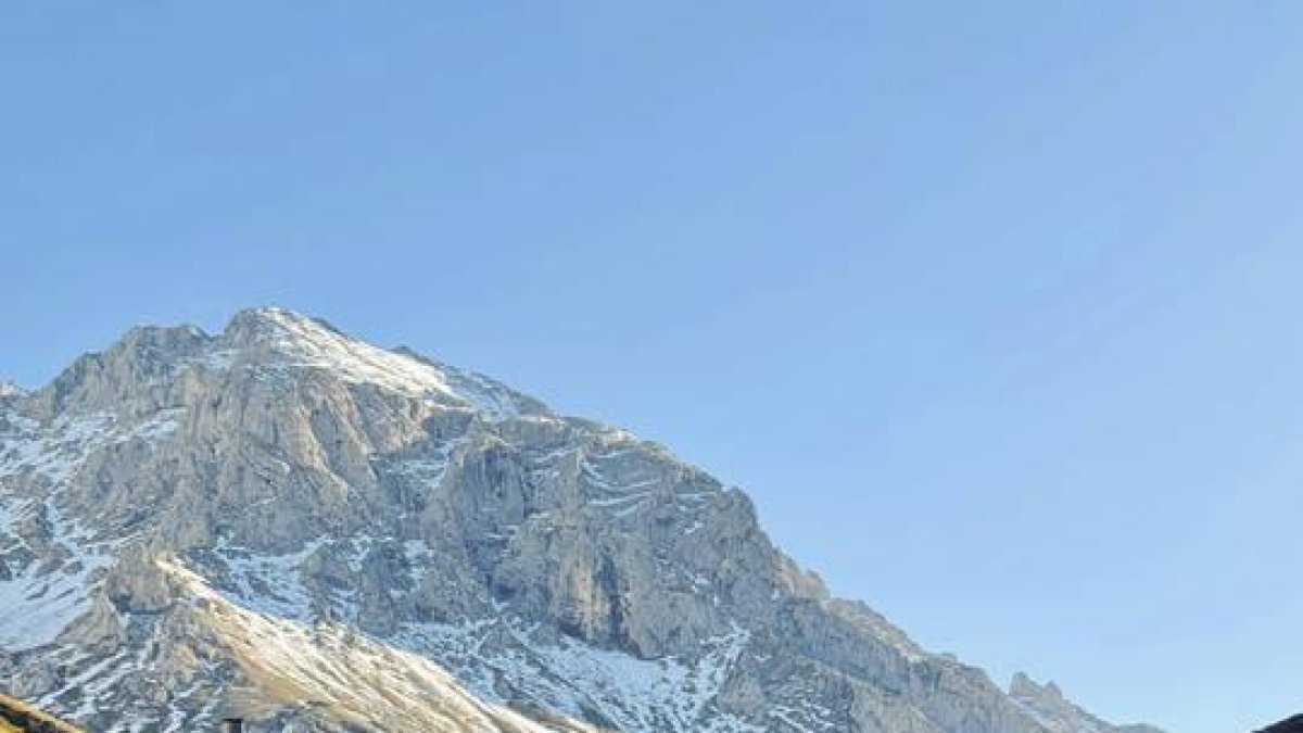 Dispositivo de rescate del montañero bañezano perdido en Picos de Europa.