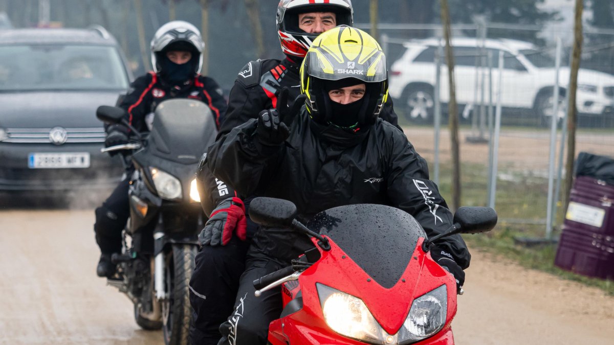 Participantes en la concentración invernal Pingüinos en Valladolid. EP