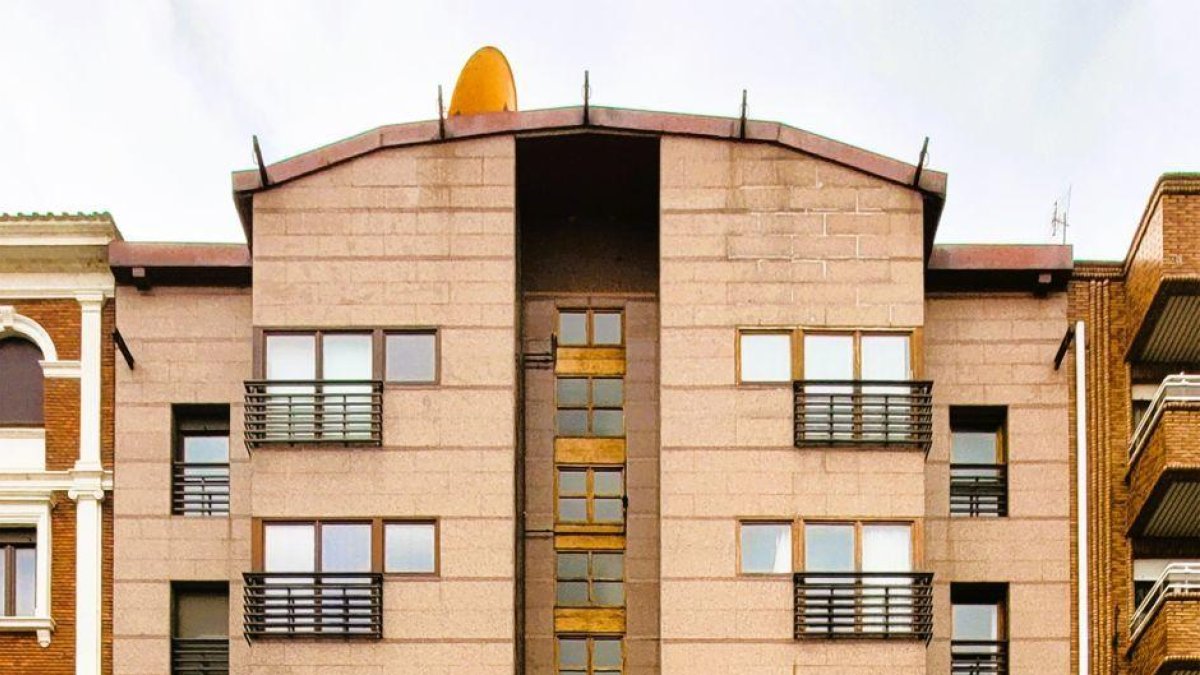 Avda. Padre Isla, número 45. Ovidio Prieto, 2023