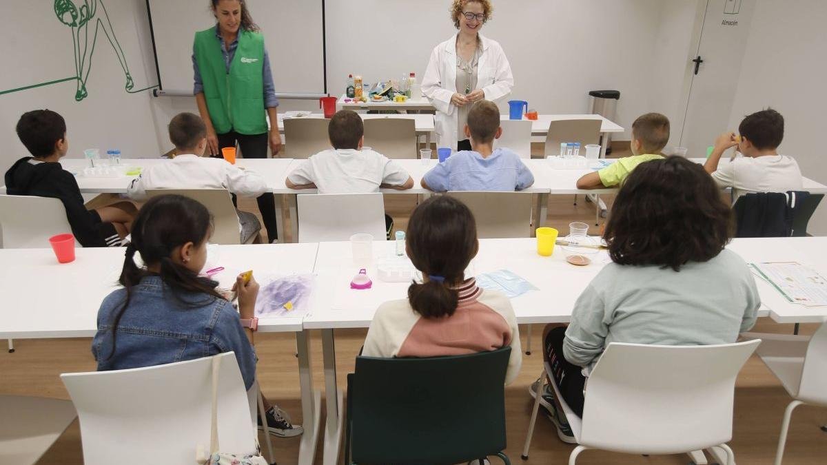 Talleres infantiles en la sede de León, en una foto de archivo.