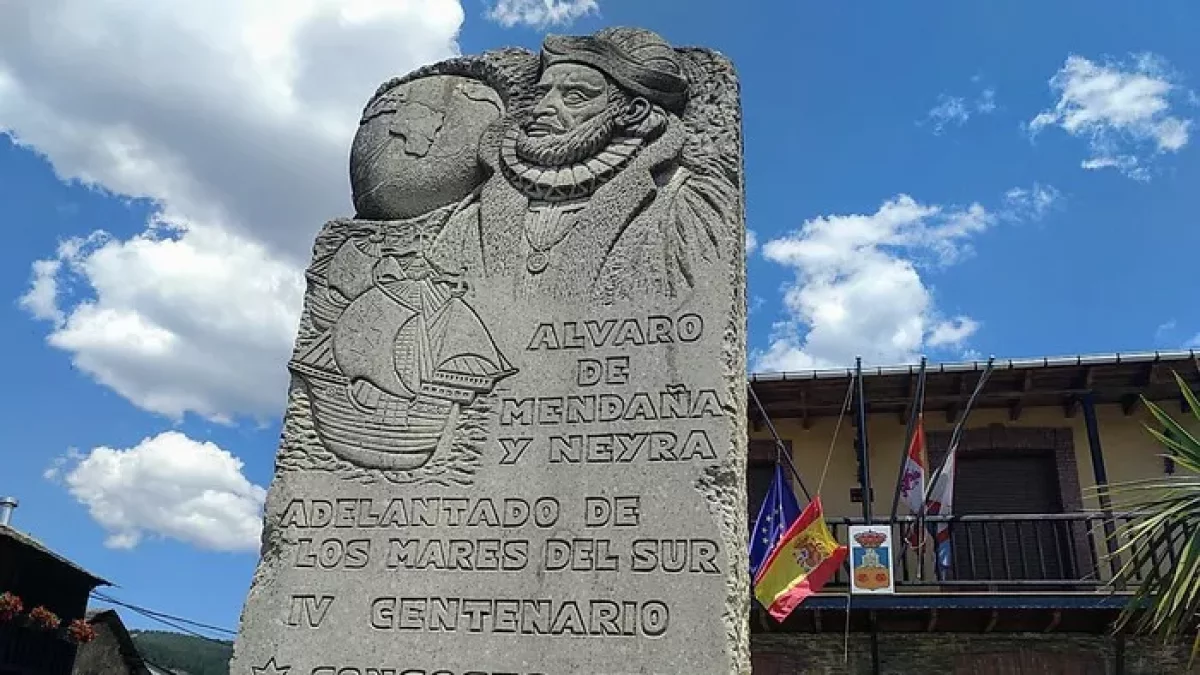 Monumento a Álvaro de Mendaña en Congosto.