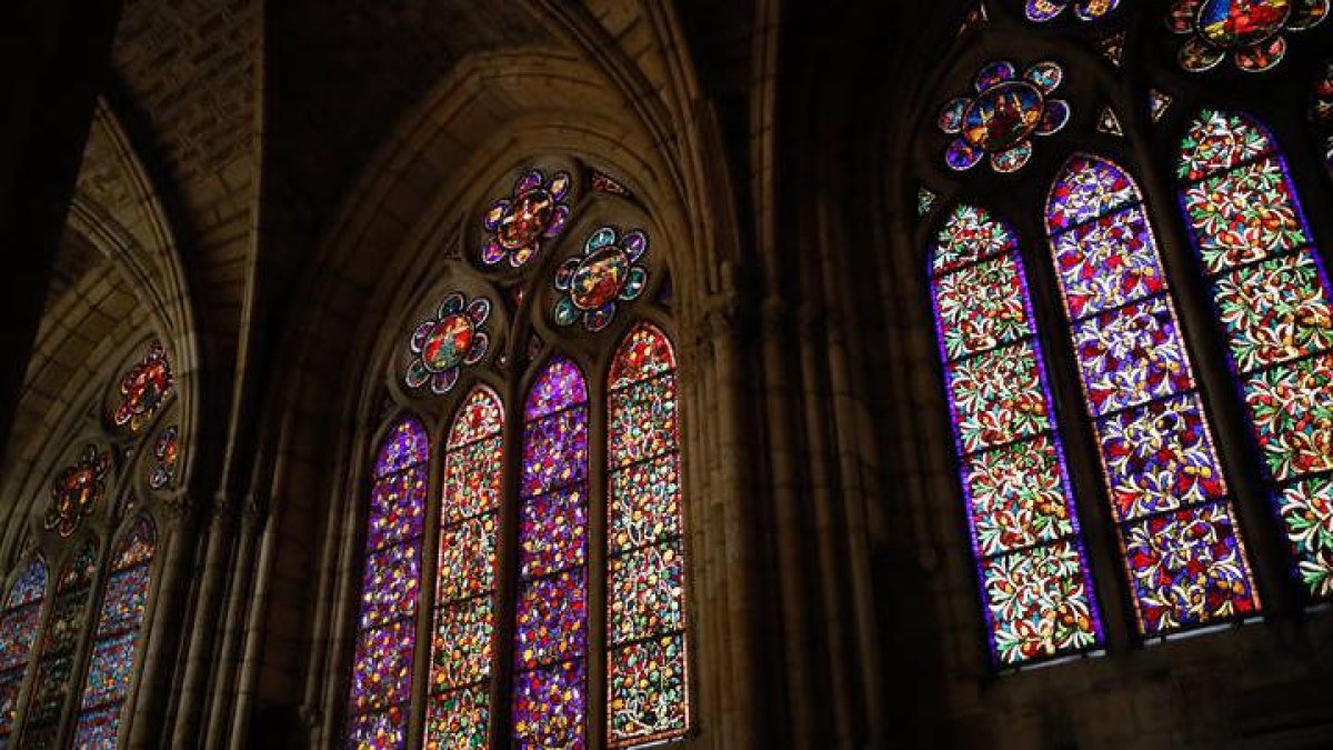 La vidriera N-XIV de la Catedral se va a restaurar.