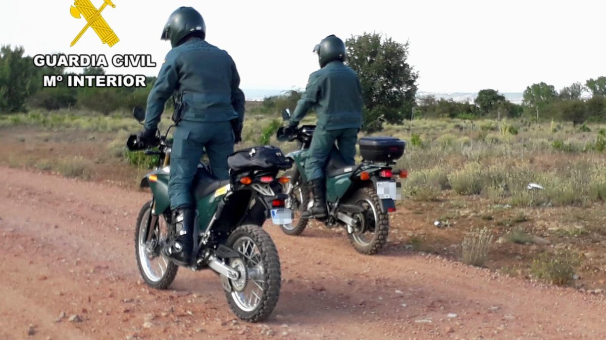 Agentes de la Guardia Civil durante el operativo de búsqueda.