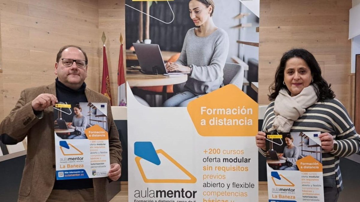 El alcalde de La Bañeza y la concejala de Deportes presentaron la iniciativa.