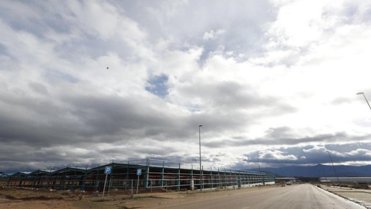Imagen reciente de El Bayo, el gran polígono industrial del Bierzo, a medio acabar y pendiente de los planes de expansión de la Junta de Castilla y León.
