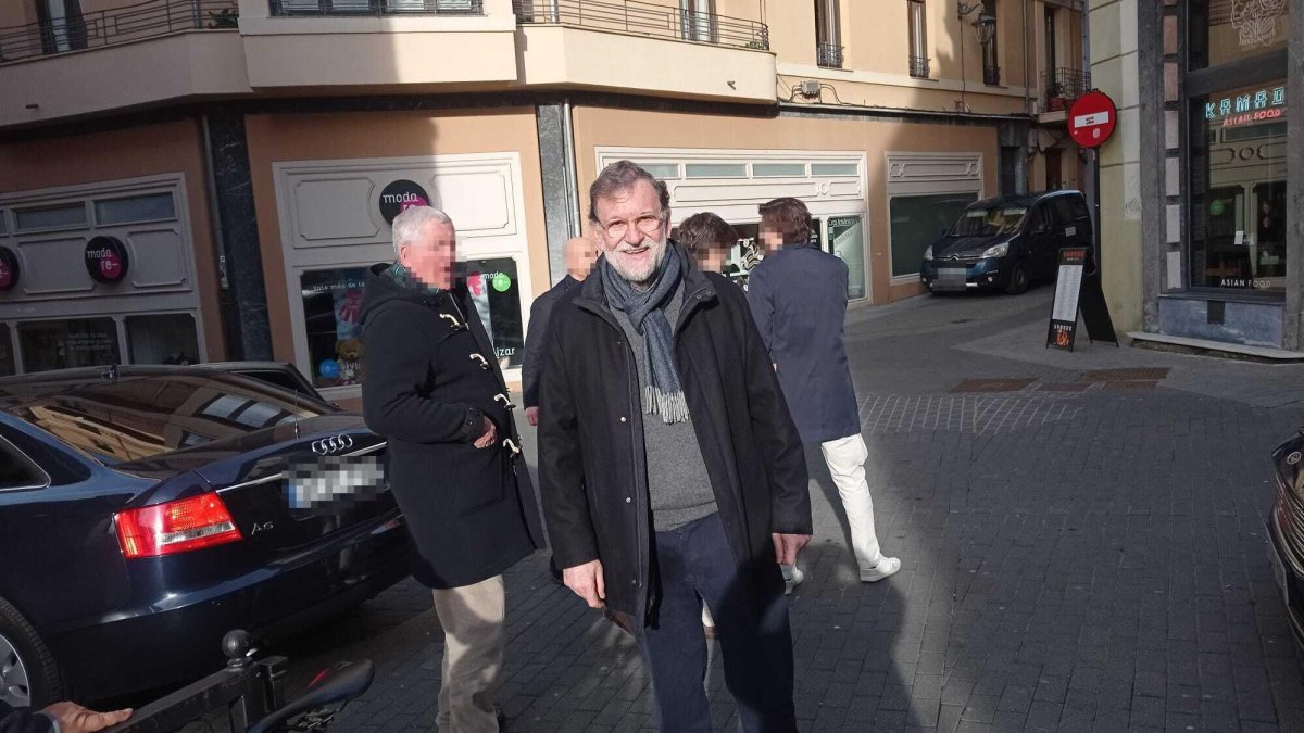 Mariano Rajoy disfruta de un día de sábado en León.