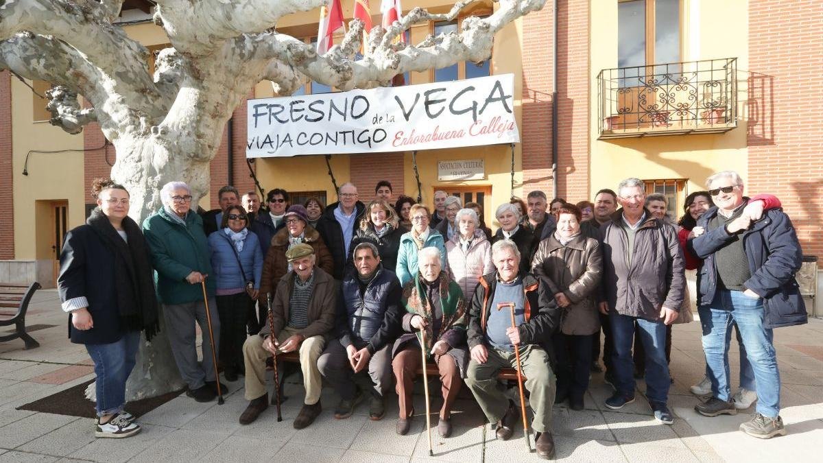 Fresno de la Vega toca el cielo de la mano de Jesús Calleja