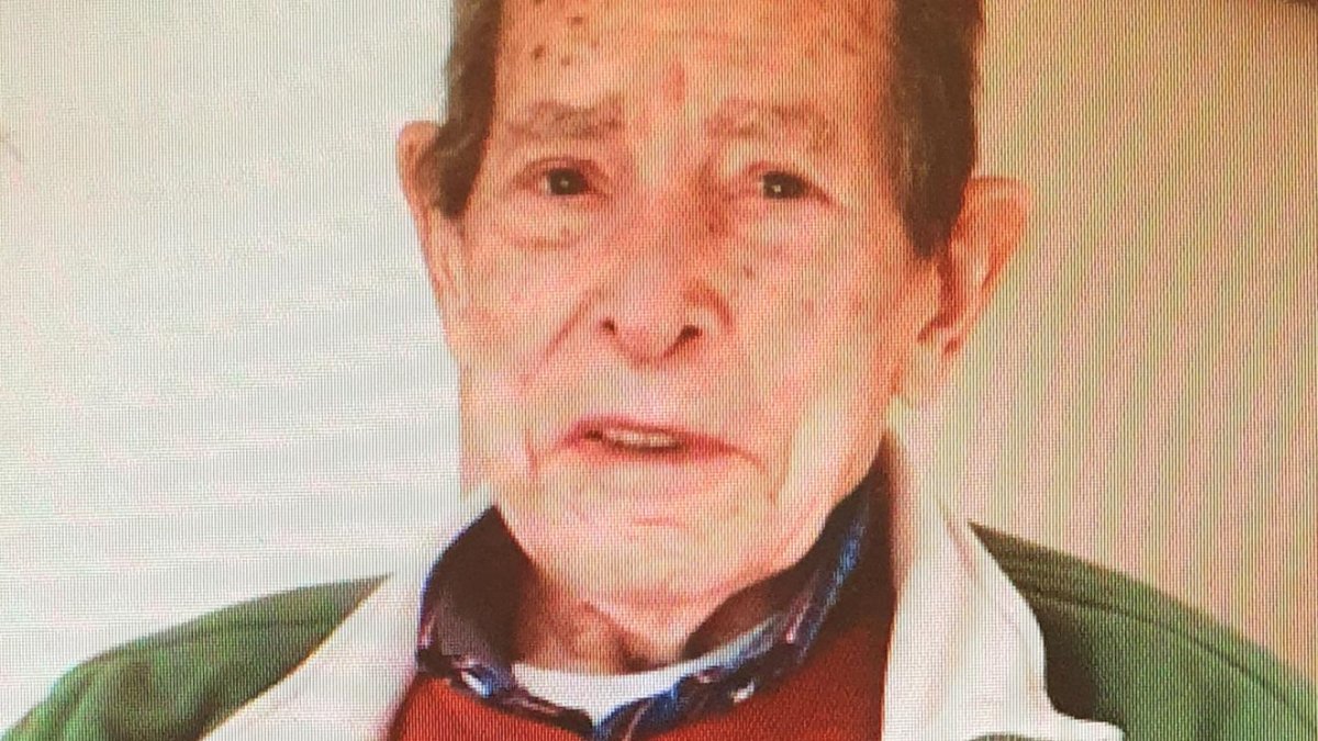 Javier Domínguez fue 48 años jesuita y a los 65 colgó los hábitos para casarse.