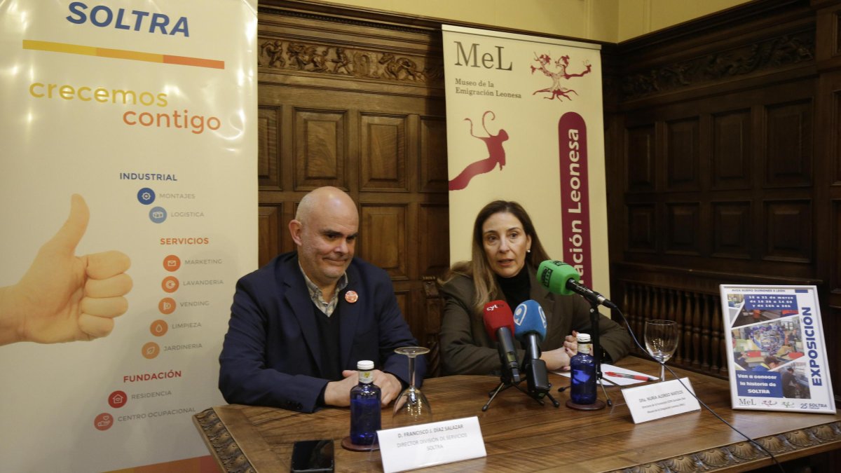 Francisco Díaz Salazar y Nuria Alonso durante la rueda de prensa.