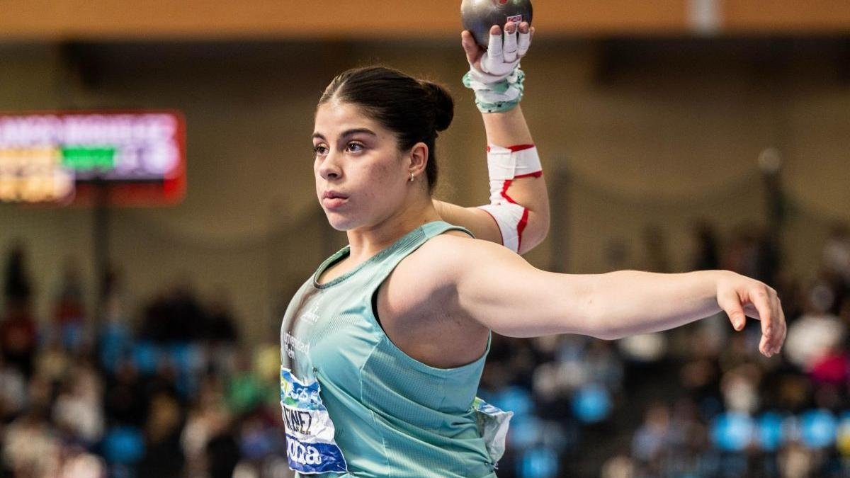 Con apenas 18 años, la leonesa Tilena Martínez ya es todo un referente en el lanzamiento de peso.