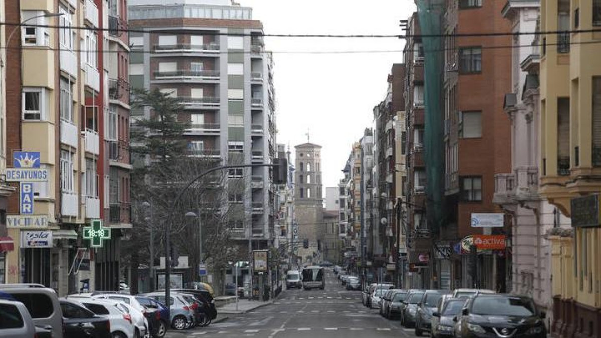 Vista de la avenida Padre Isla de León.