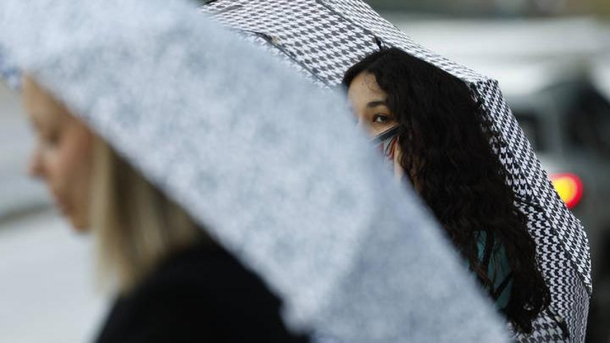 El tiempo en león: lluvias y descenso de temperatura tras el calor sofocante