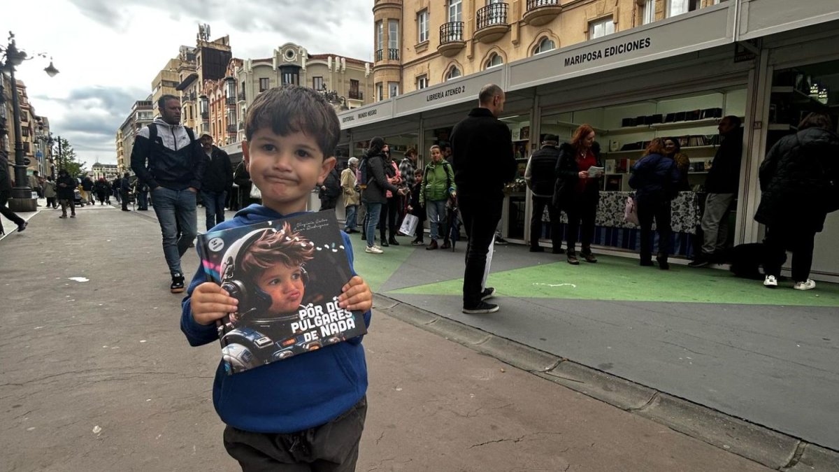 Los autores del cuento ‘por dos pulgares de nada’ y el pequeño darío participan mañana en la feria del libro de león