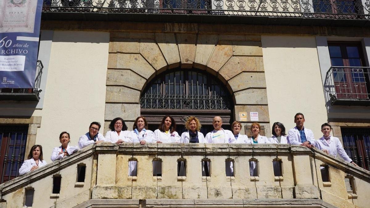Equipo del Archivo Histórico de León con Eva Merino al frente, en una imagen de 2023.