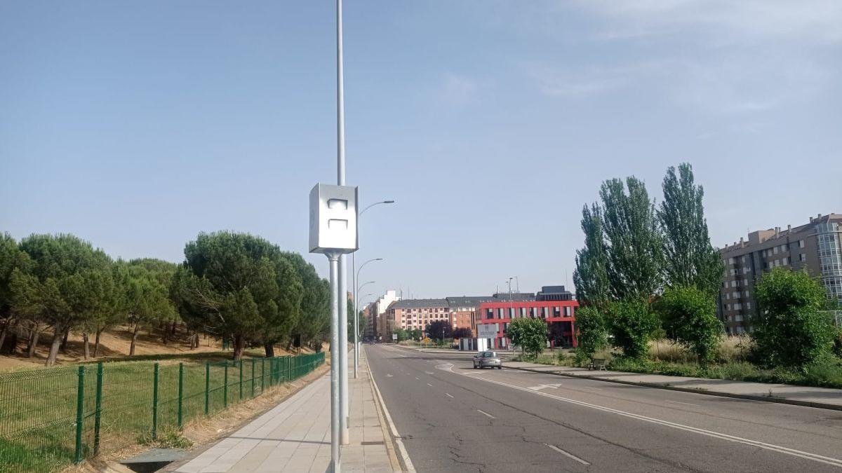El radar de Eras amaneció pintado de blanco para inutilizar el foco de las sanciones.