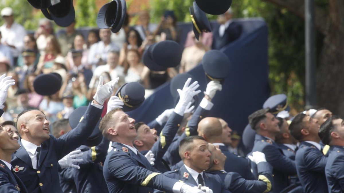 La Academia del Aire de León titula a 320 sargentos.