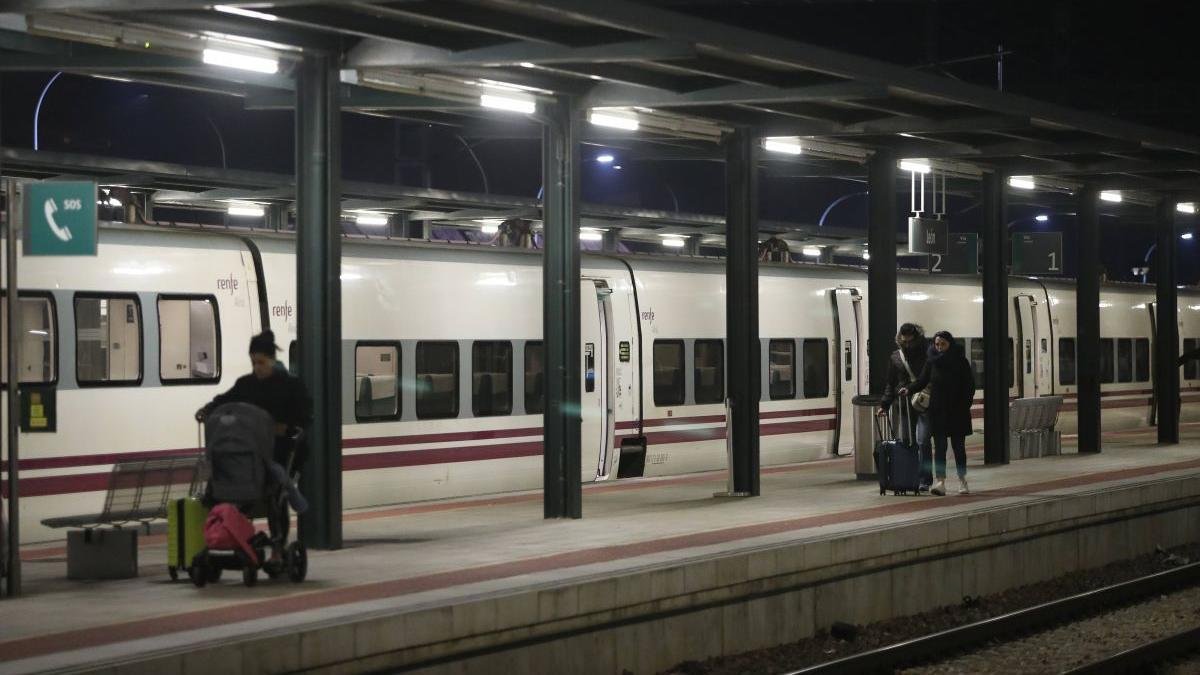 Andenes de la estación provisional de León.