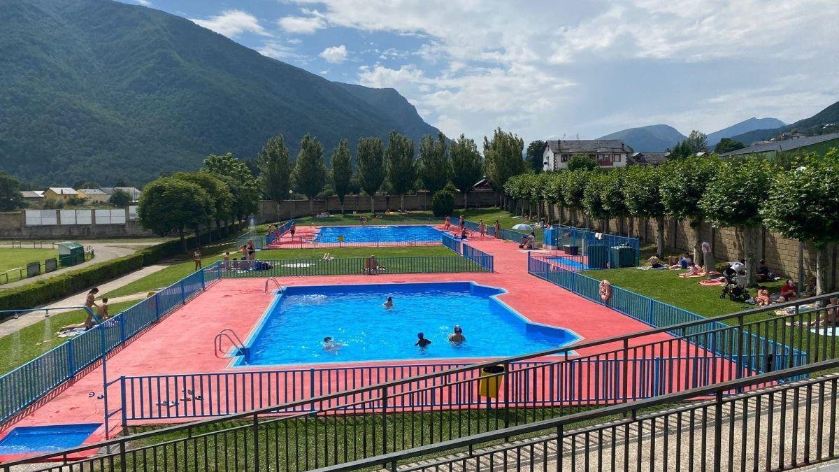 Imagen de las piscinas municipales de Villablino.
