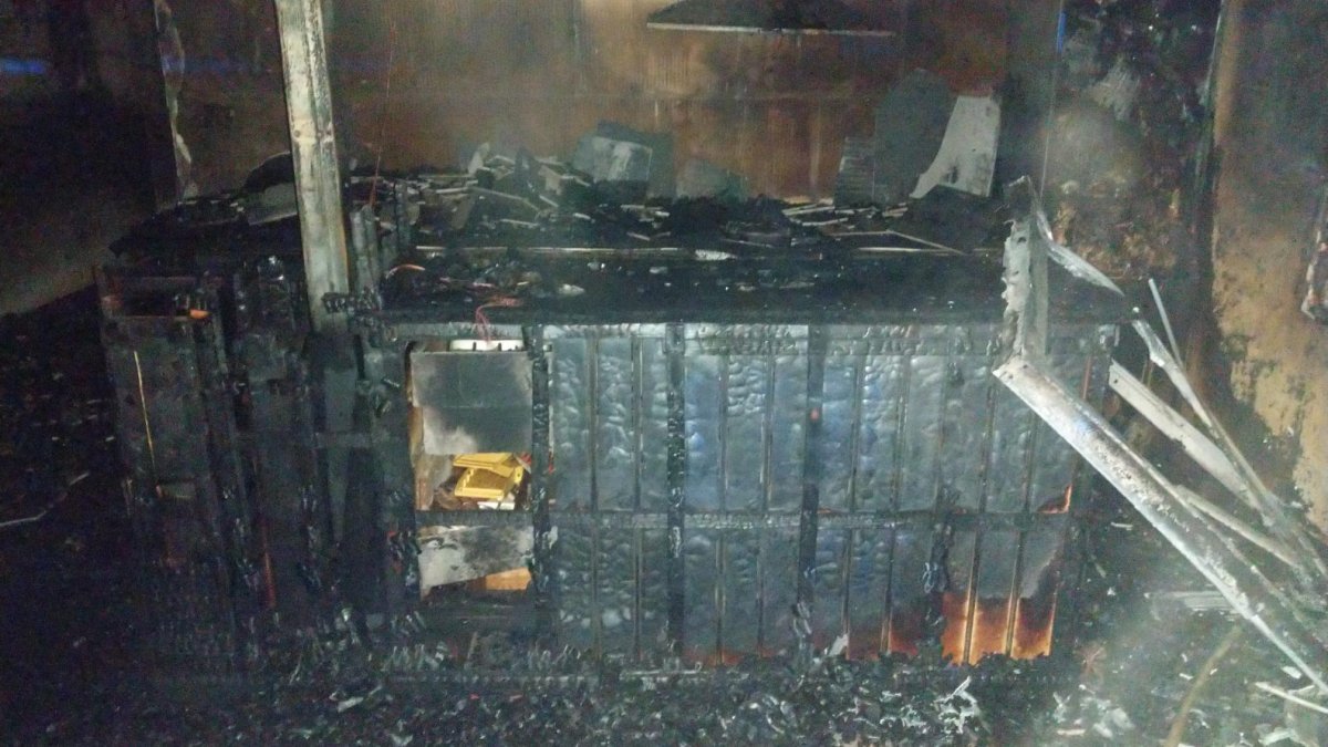 Imagen facilitada por los bomberos de Ponferrada de la cocina donde se pudo originar el incendio que destrozó la casa de San Andrés de Montejos.