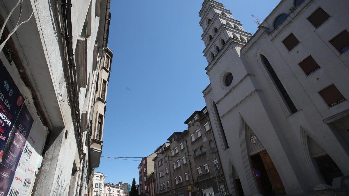 Campanario de la iglesia de San Ignacio de Ponferrada.