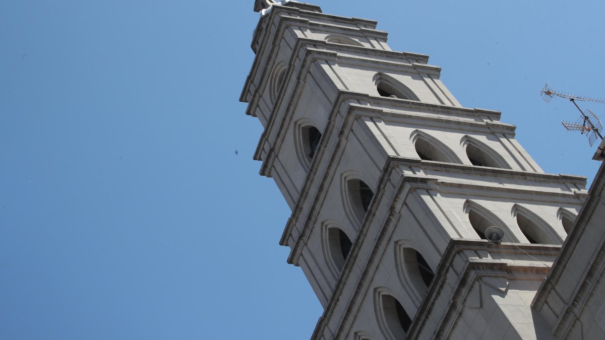 Torre de la iglesia diocesana de San Ignacio.