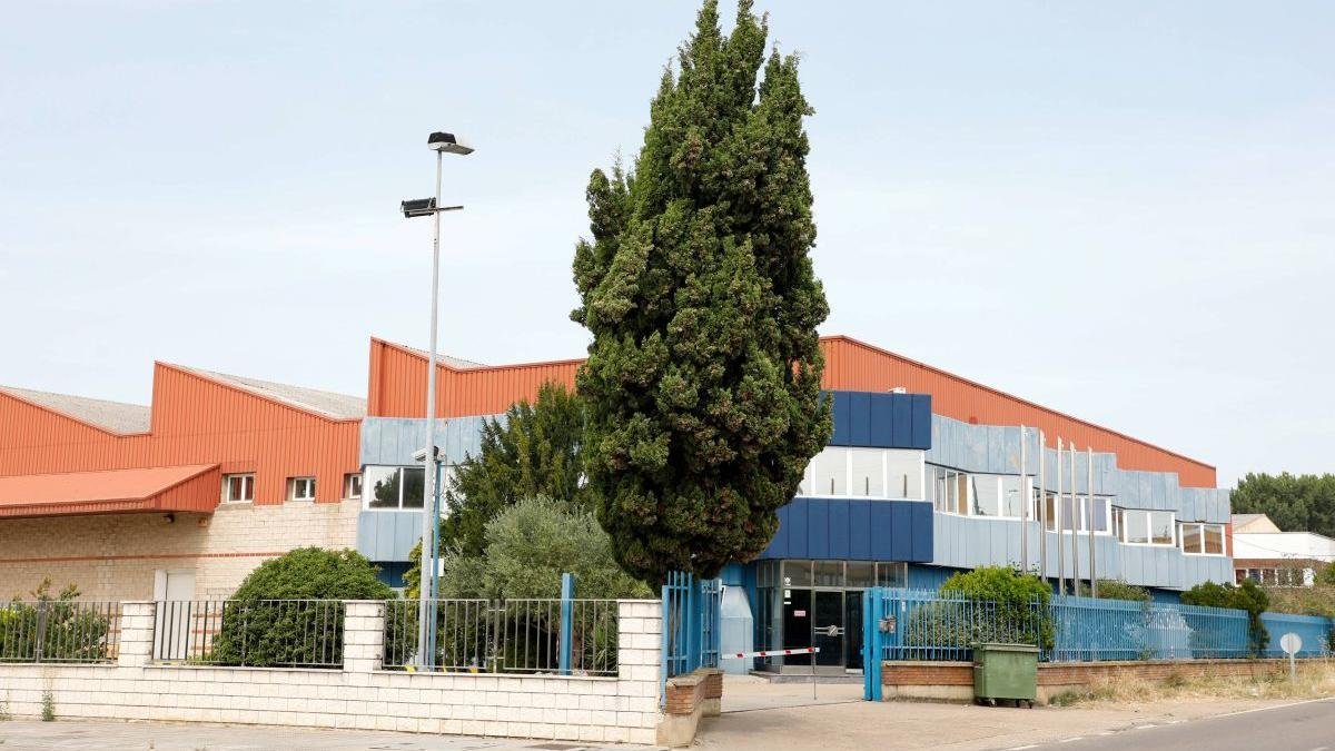 La fábrica de Zendal en León, antes Laboratorios Ovejero.