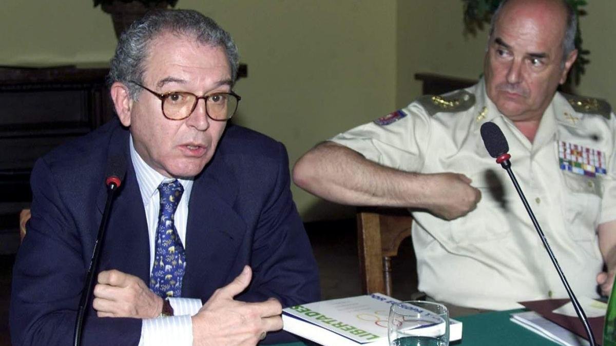 Eduardo Serra fue ministro de Defensa del PP.