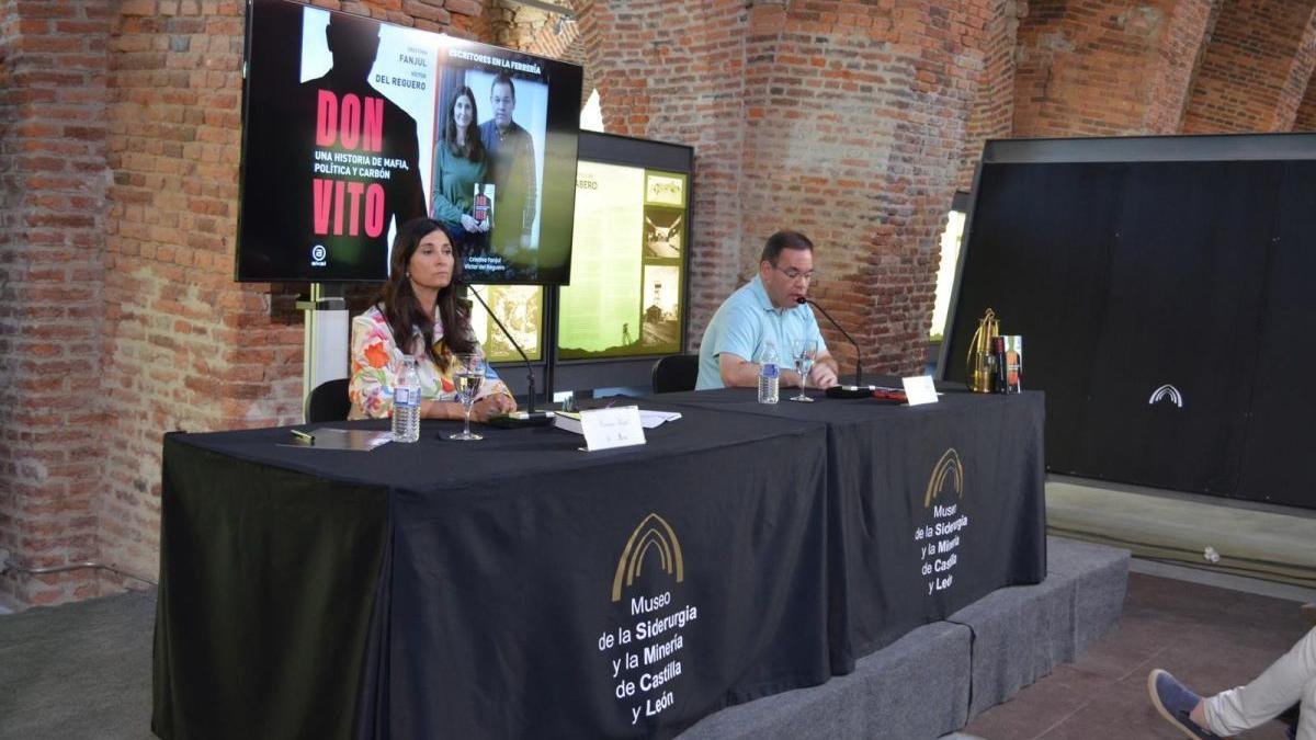 Los autores, Del Reguero y Fanjul, durante la presentación.