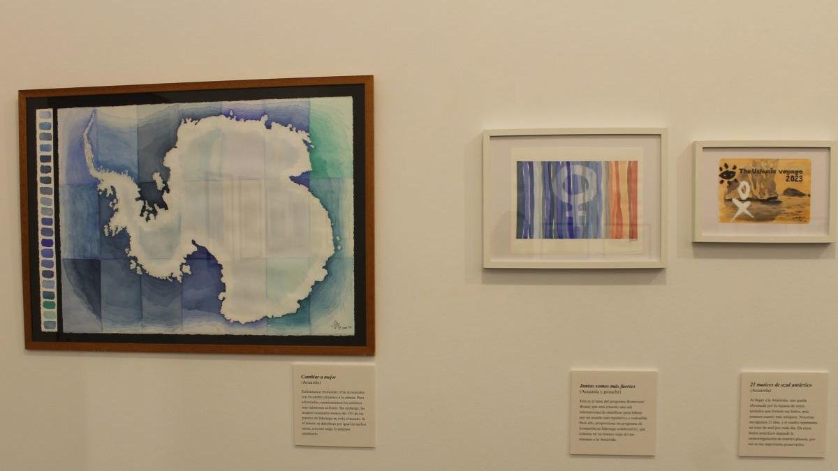 Exposición sobre la expedición a la Antártida de científicas leonesas.