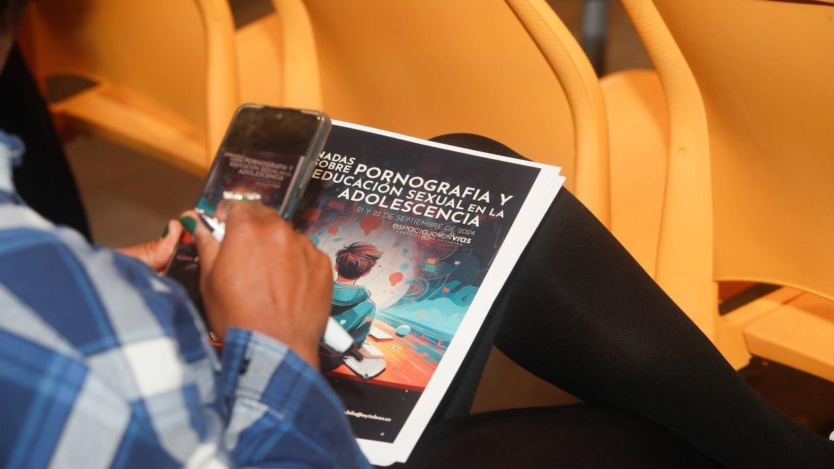 La celebración de jornadas formativas es constante en aras a prevenir el problema del consumo de la pornografía.