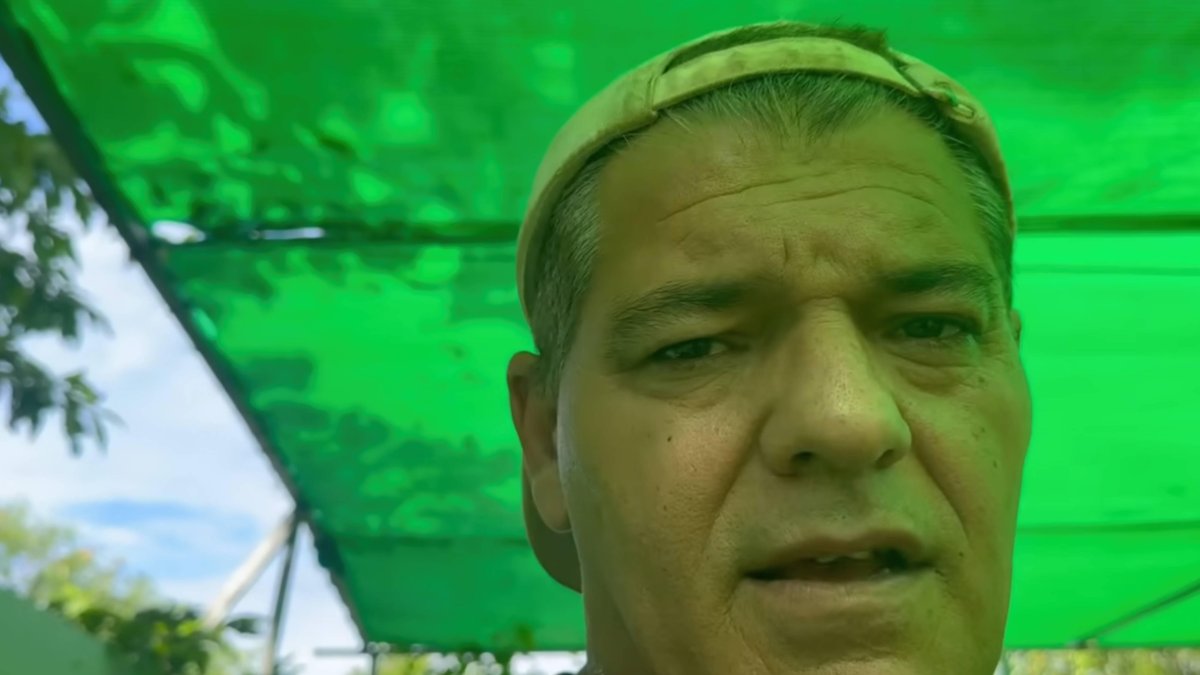 Frank Cuesta durante una de sus últimas grabaciones al aire libre.