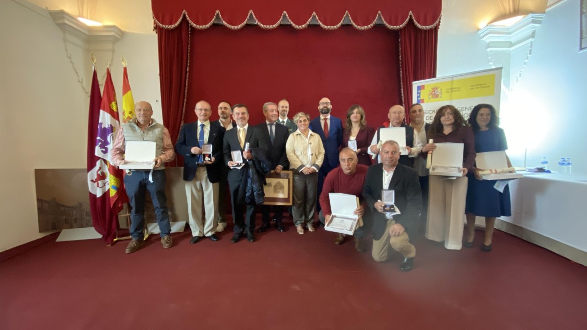 Fotos de familia, de los galardonados en el acto.